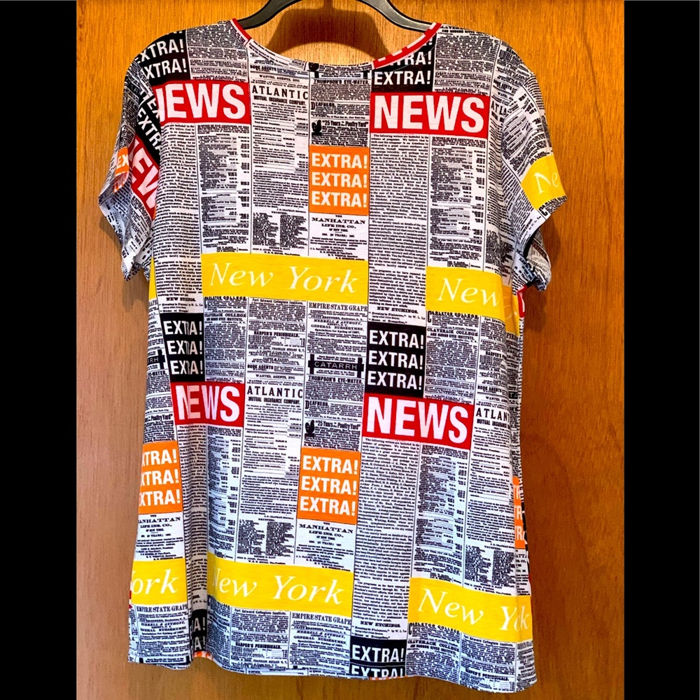 Newspaper Print Top NWOT - Picture 2 of 4